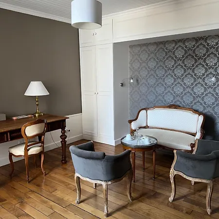 Le Clos D 'ay 4*