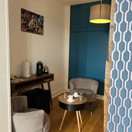 Le Clos D 'ay Bed & Breakfast *