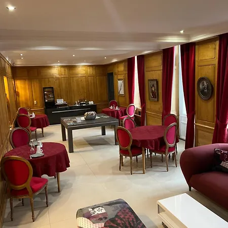 Le Clos D 'ay 4*