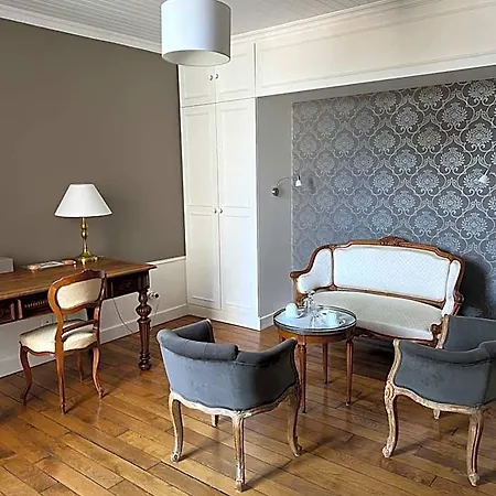 Le Clos D 'ay 4*