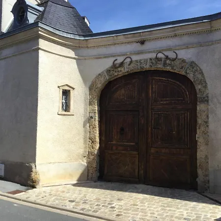 Le Clos D 'ay Bed & Breakfast *