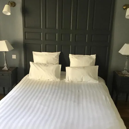 Le Clos D 'ay Nocleg ze śniadaniem 4*