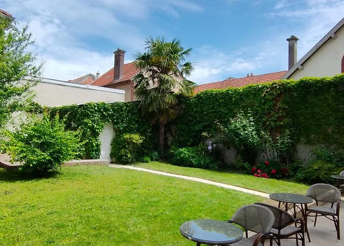 Le Clos D 'ay 4* Ay-Champagne