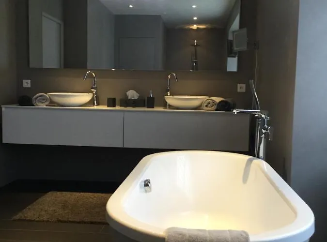 Le Clos D 'ay Ay-Champagne